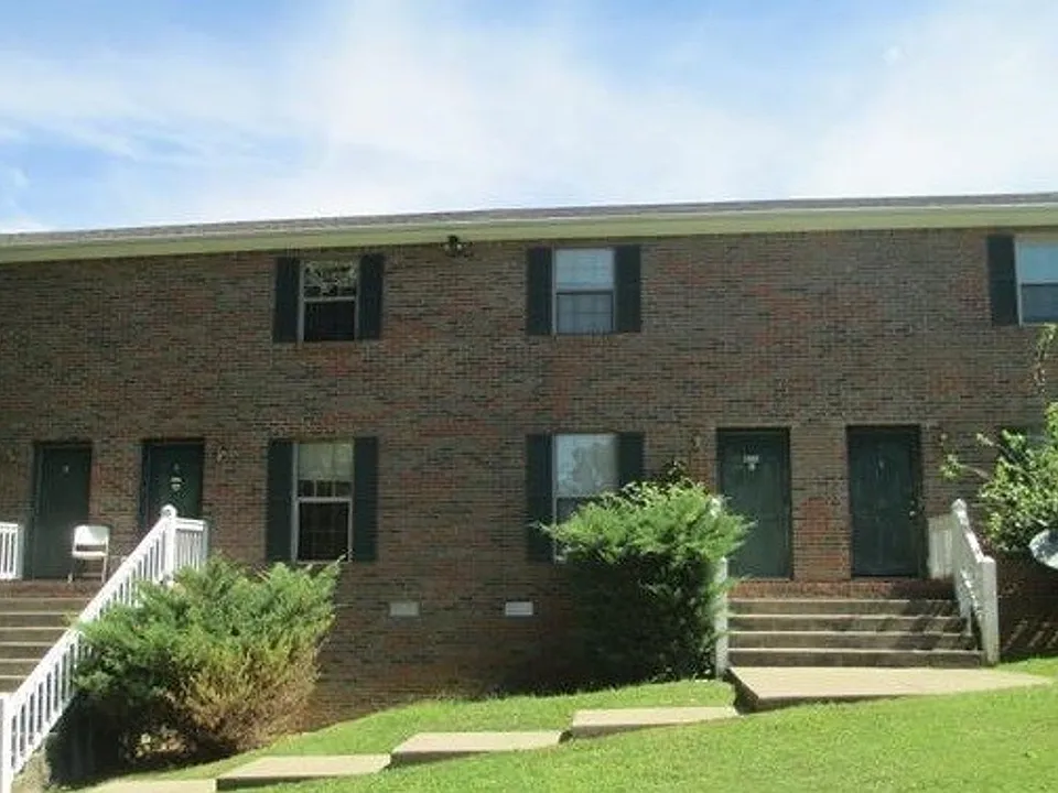 450 Martha Ln