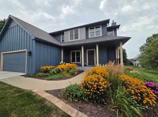 2013 Country Club Rd, Indianola, IA 50125