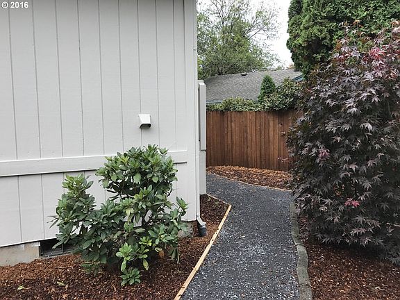 4th image of 3007 NE 102nd Ct