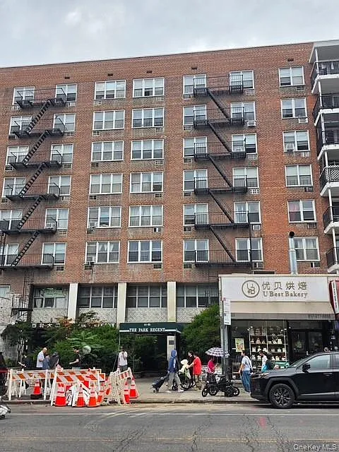 1 bed, 1.0 bath, 477 sqft, $2,300 — Photo 1