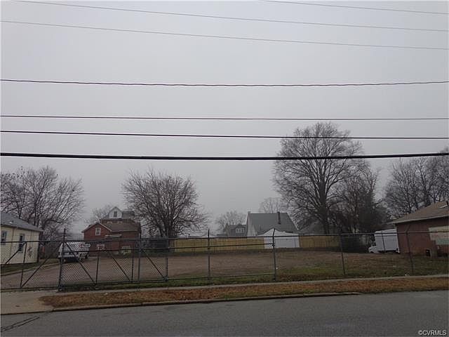 2nd image of 224 S 15th Ave