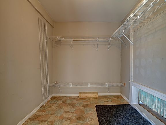 5th image of 119 N Sverdrup Ave