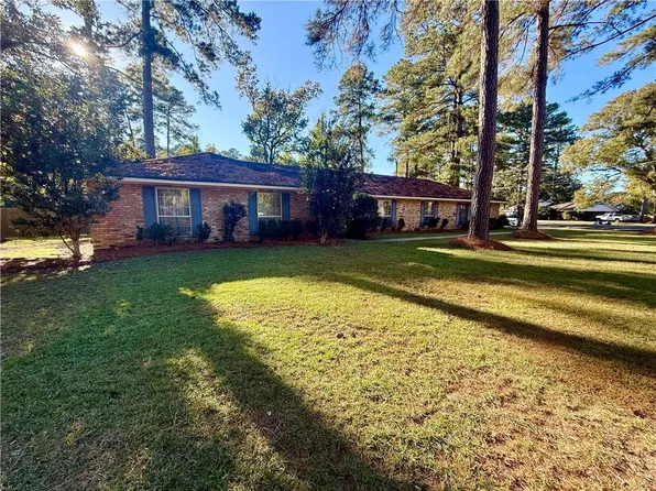 1104 Nugent St, Jena, LA 71342