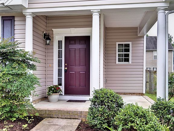 2nd image of 410 Queensbury Ln