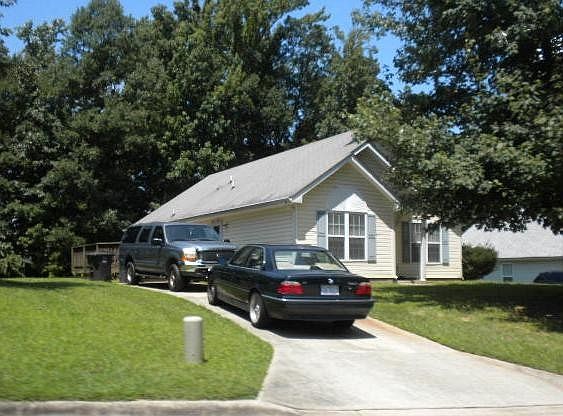 2nd image of 14 Glendale Oaks Ct