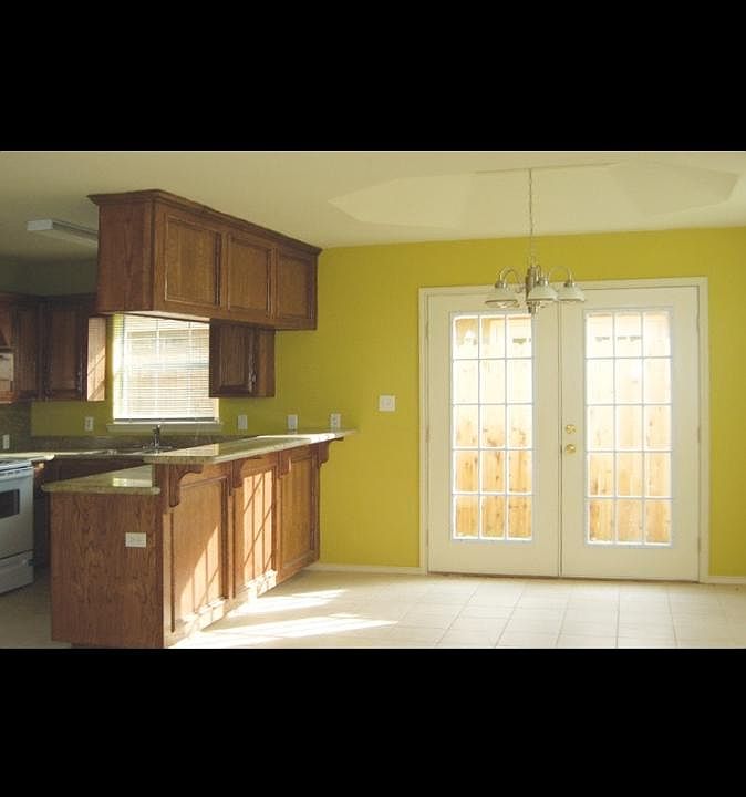 2nd image of 2211 N Mojave APT 4