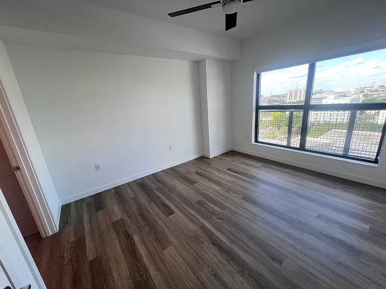 1100 N Miami Ave #C — Photo 10