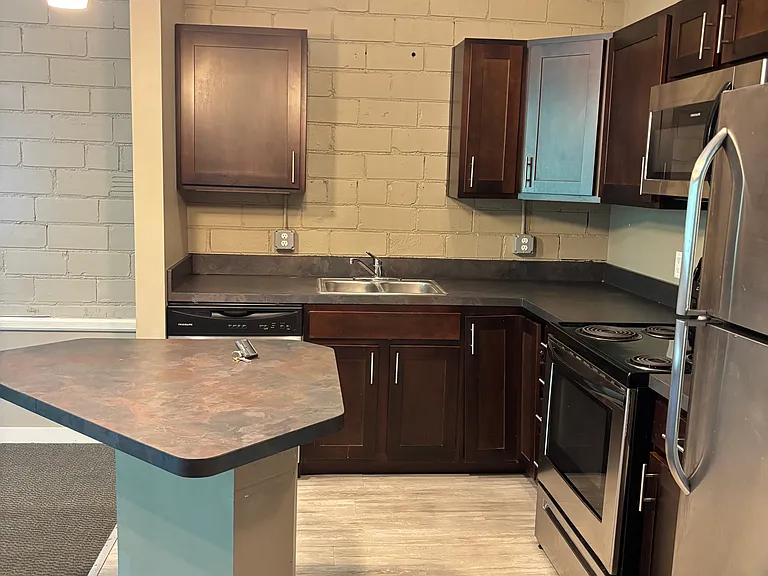 170 Florida St #202 — Photo 5