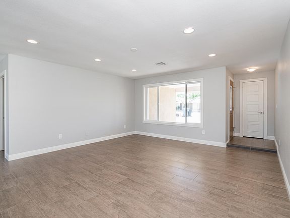 5th image of 4904 E Waltann Ln