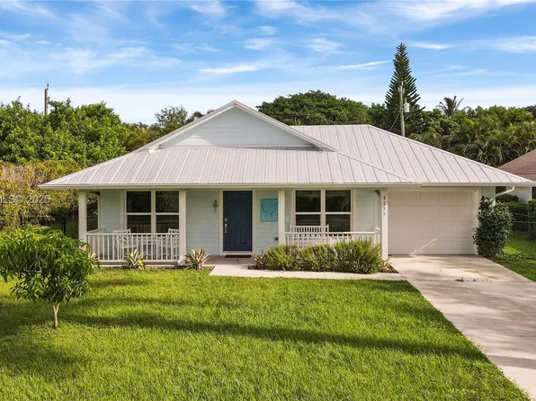 9155 SE Athena St, Hobe Sound, FL 33455