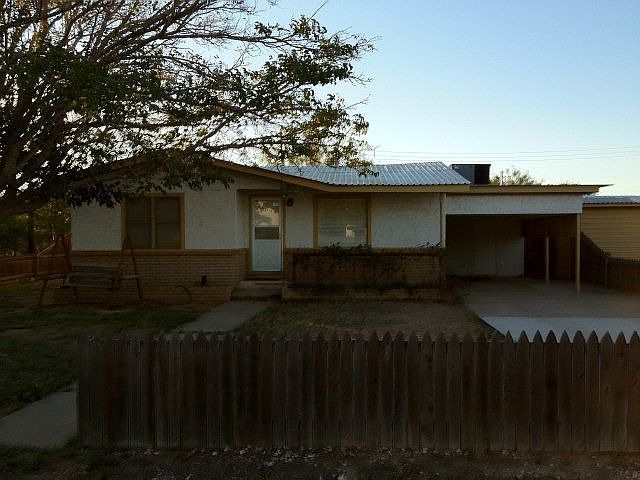 1st image of 815 W 61st St