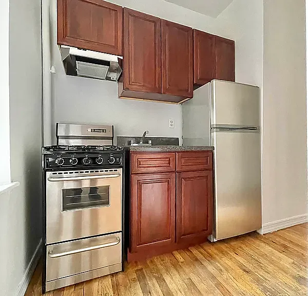 1229 1st Ave #1 — Photo 3