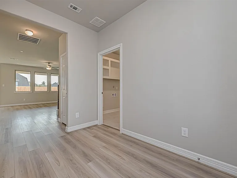 3433 Acacia Grove Ln — Photo 4