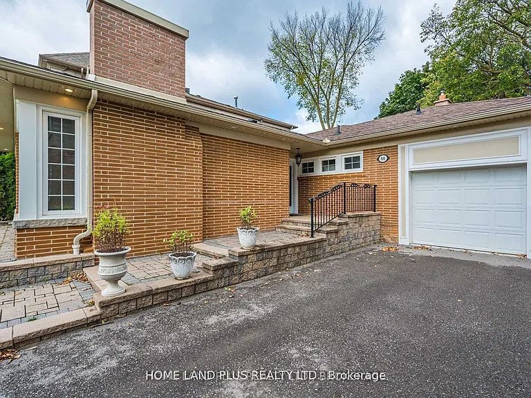 66 Munro Blvd — Photo 2
