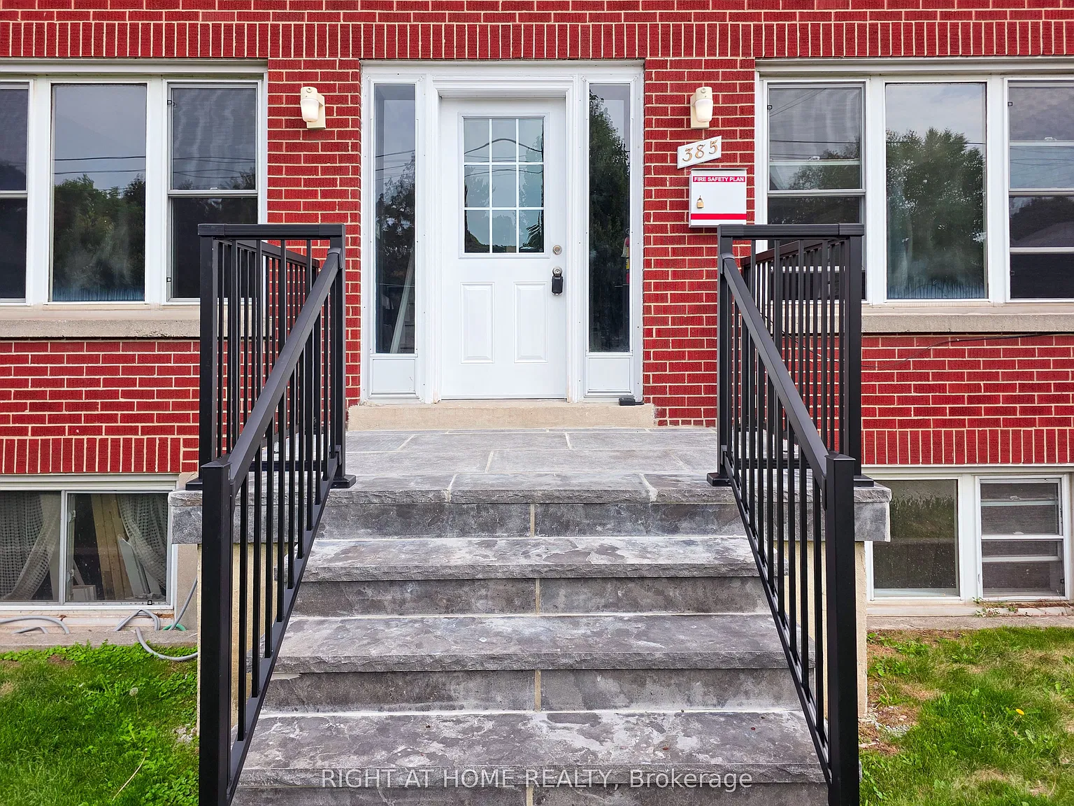 2 bed, $2,350 — Photo 4
