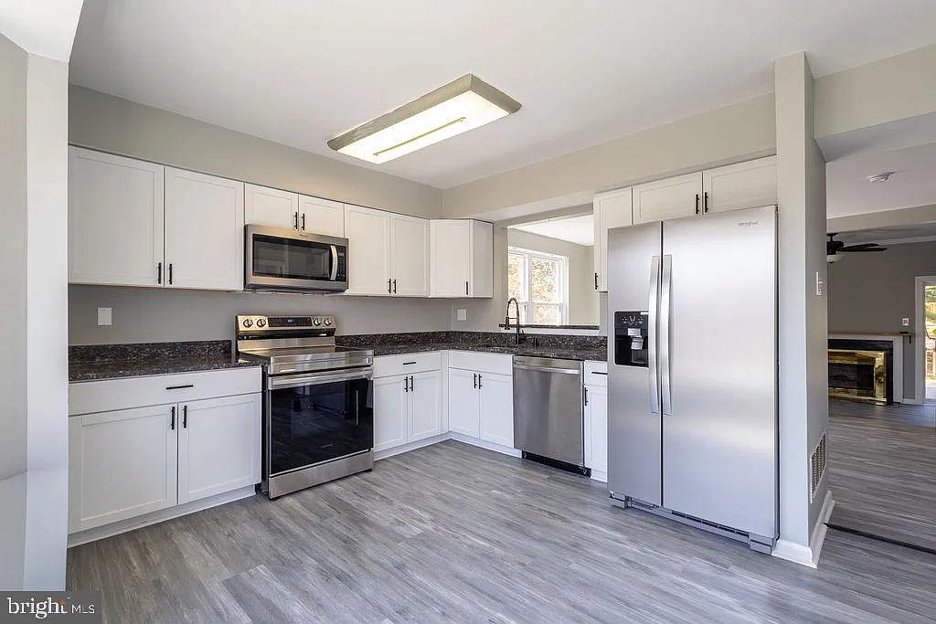 3 bed, 2.5 bath, 1812 sqft, $2,700 — Photo 1