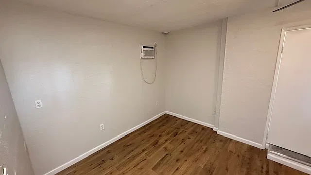 Studio, 400 sqft, $950 — Photo 3