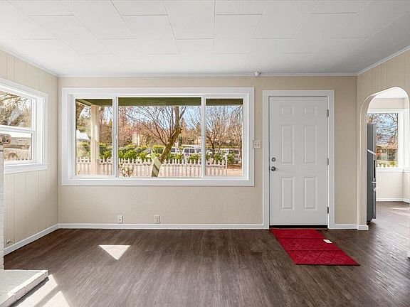 5th image of 185 Peach St