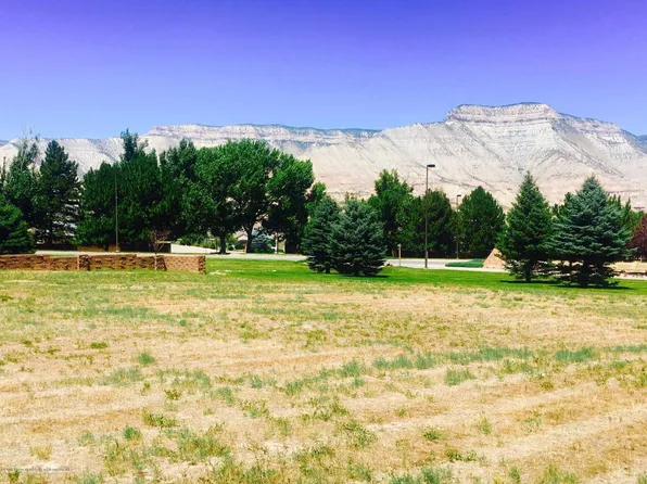 46 Hogan Cir, Parachute, CO 81635