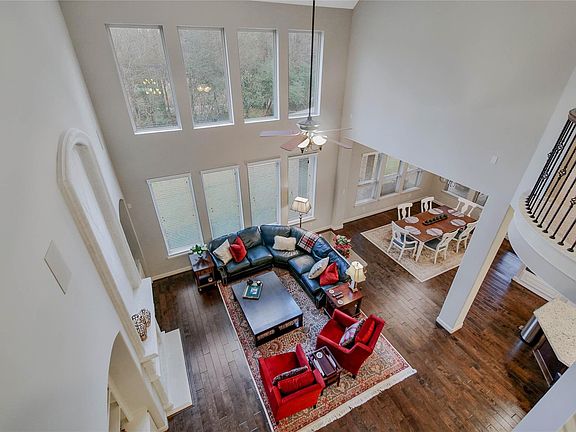 5th image of 123 Grove Clover Ln