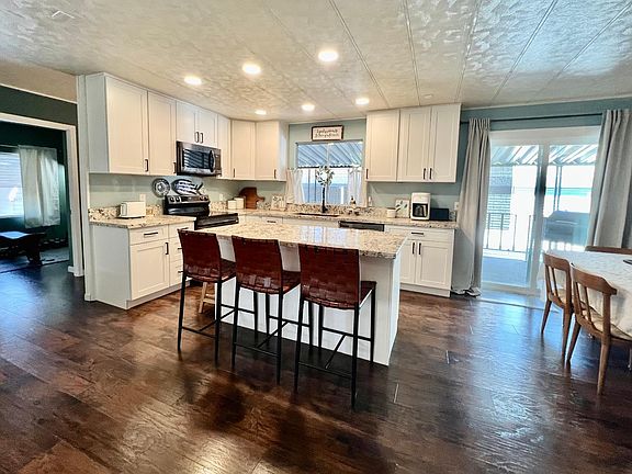 4th image of 4275 Fernwood St