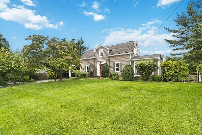 3 Crane Ln
