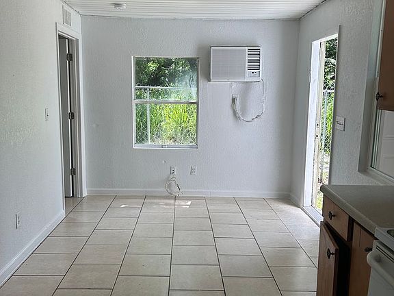 4th image of 1567 19th St