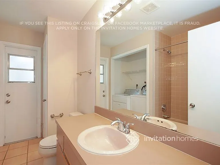 10821 NW 33rd St — Photo 15