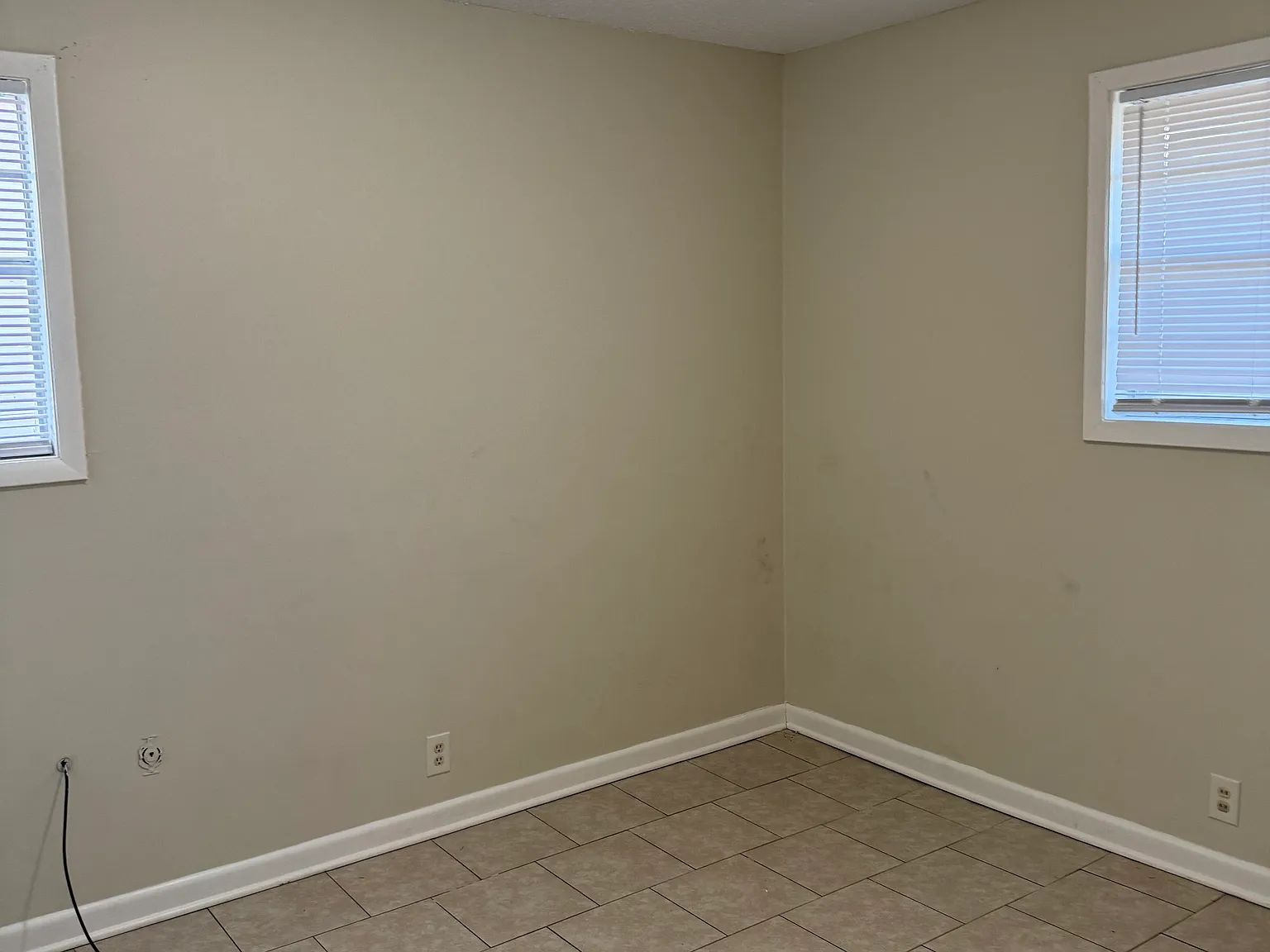 1605 Georgia Dr — Photo 4