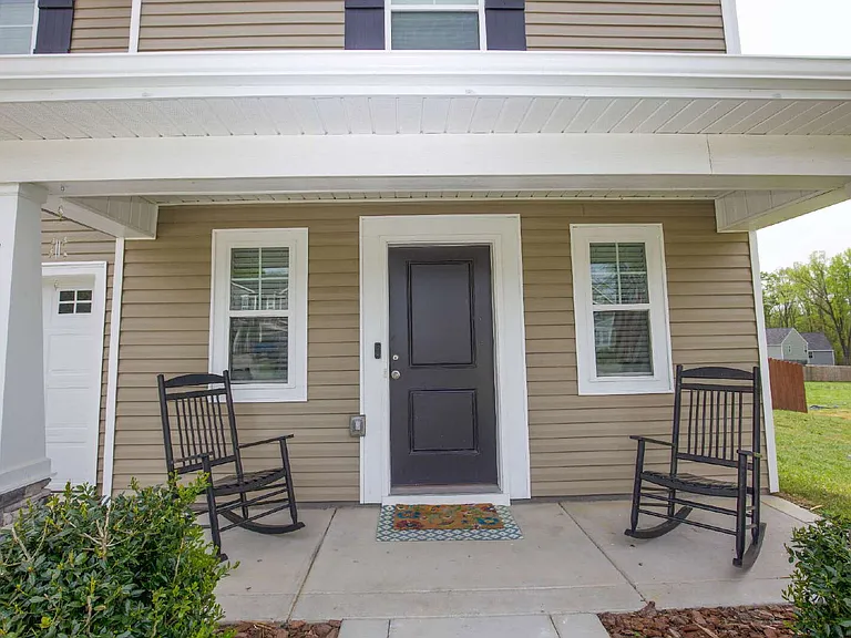 413 Century Ln — Photo 4