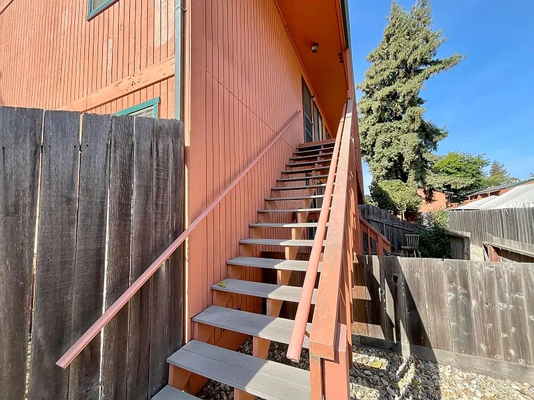 Bridgeview Apartments — Photo 14