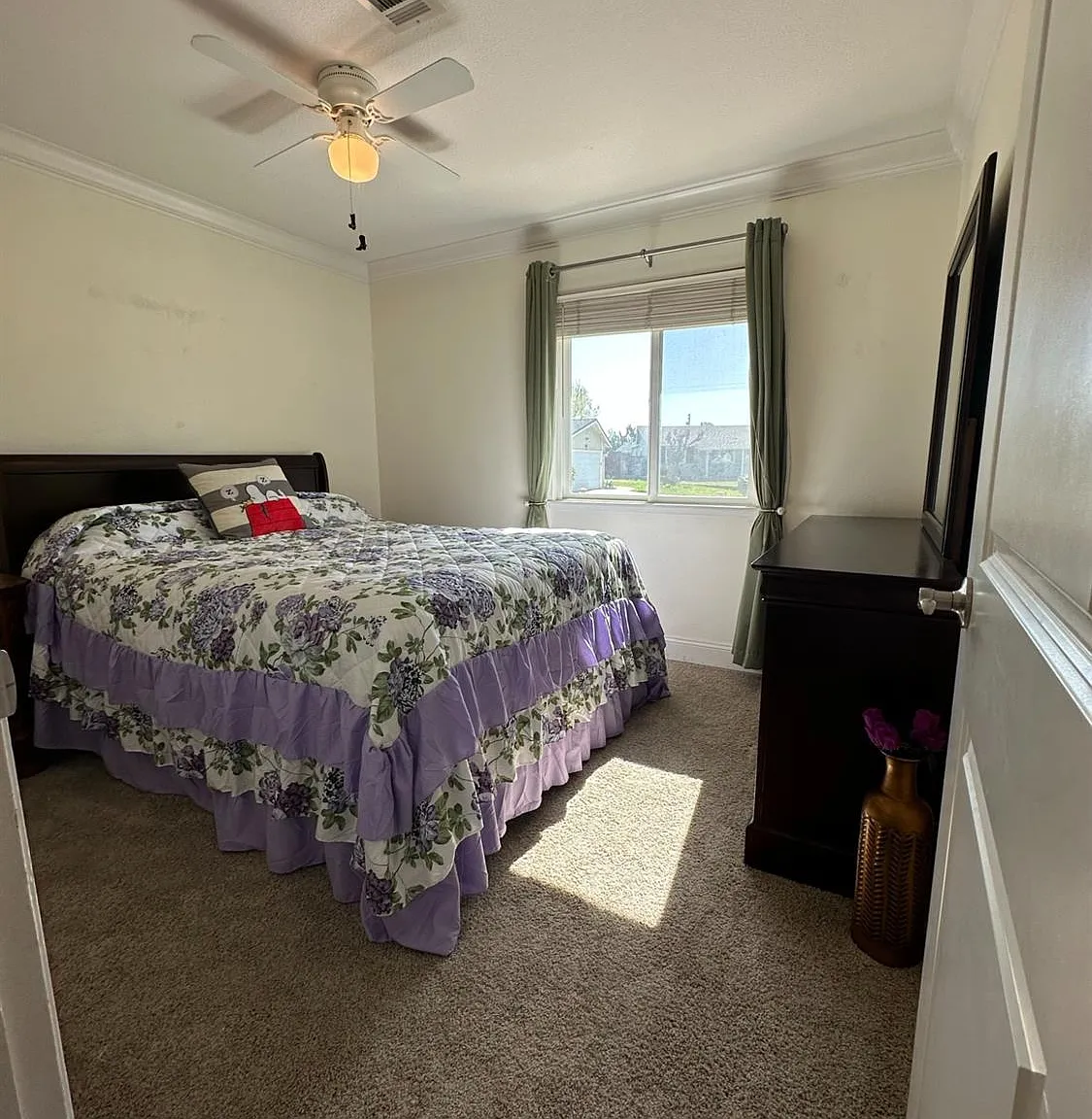 3 bed, 1296 sqft, $4,500 — Photo 4