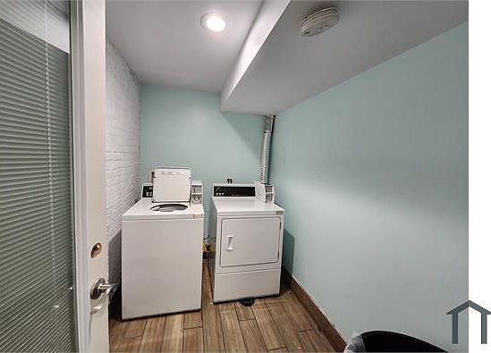 5th image of 7420 S Vernon Ave #G