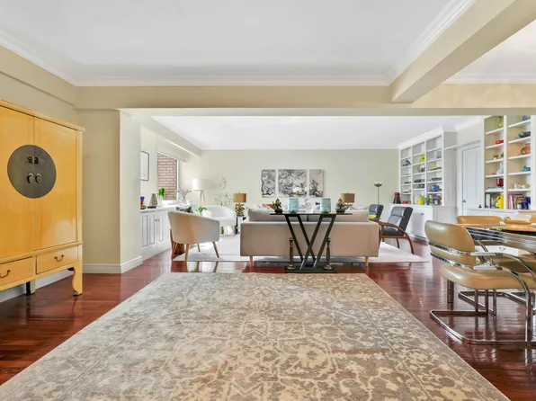 45 Sutton Place South image 9 of 35