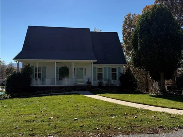 368 Knollwood Dr, Wilkesboro, NC 28697