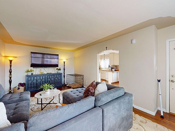 2nd image of 708 N Crescent Ave