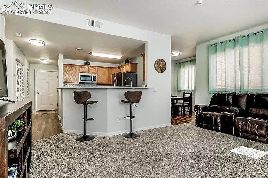 3765 Hartsock Ln — Photo 4