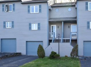 19 Primrose Ln, North Providence, RI 02904