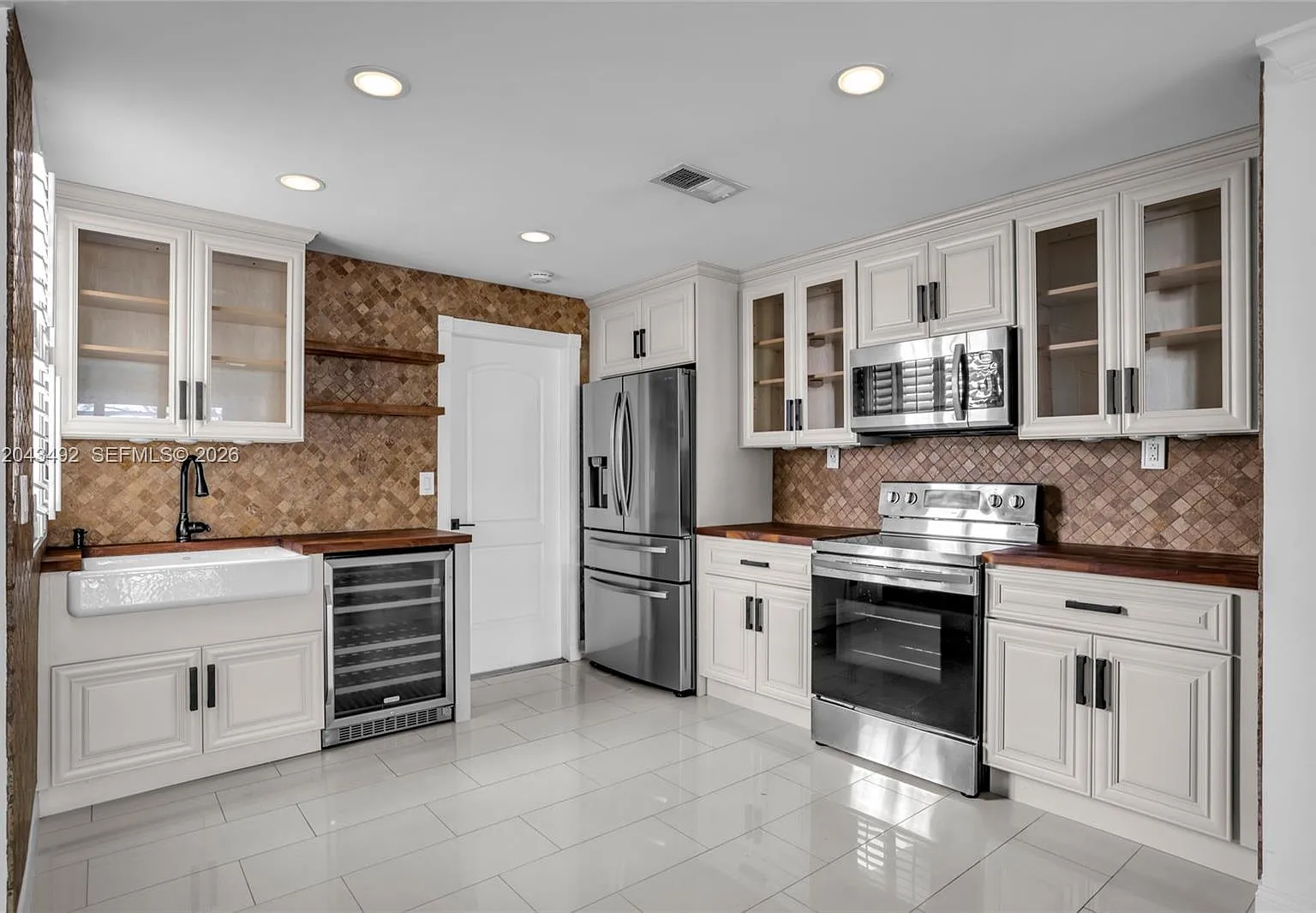 Sectors 3 & 4 Boundary Pl — Photo 2