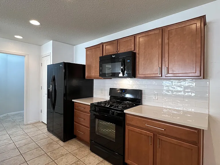 10909 Charreada Trl — Photo 13