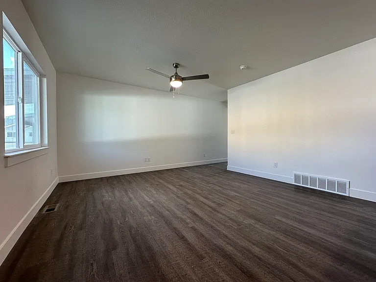 719 N 160 E #1 — Photo 12