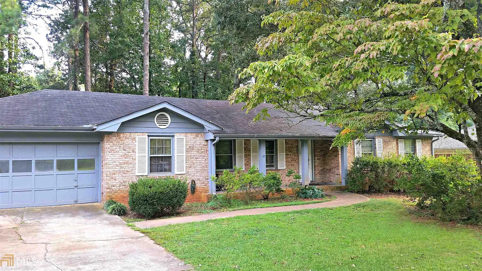 1418 Timberlane Rd photo 1