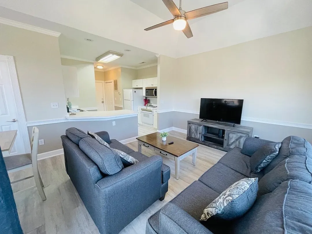 1 bed, 850 sqft, $1,600 — Photo 2