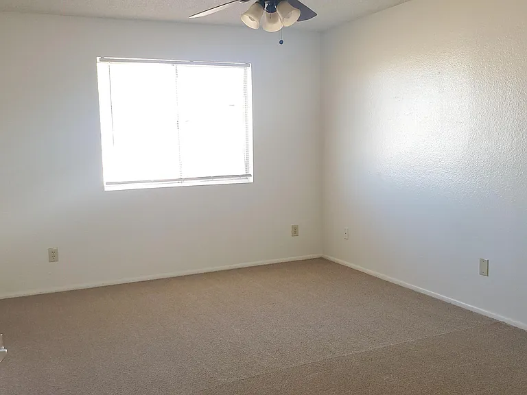 6320 W Carol Ave — Photo 16