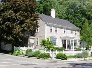 452 Main St, Amesbury, MA 01913