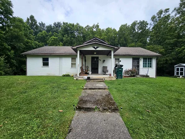 109 Central St SE, Coeburn, VA 24230