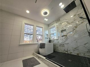 800 Valentine Rd, Kansas City, MO 64111
