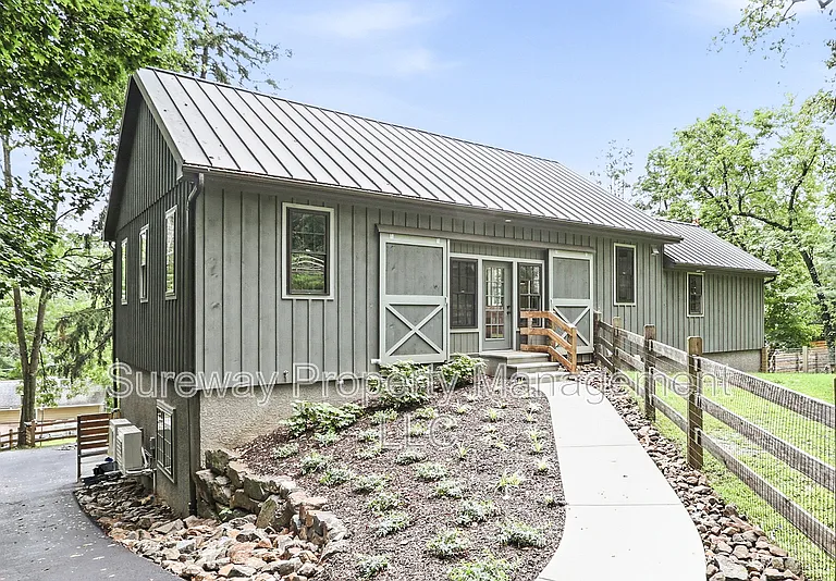 5565 Pennell Rd #1 — Photo 13
