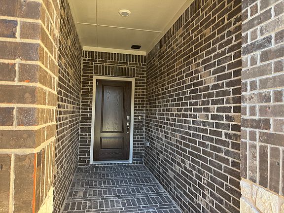 2nd image of 9208 Gossamer St