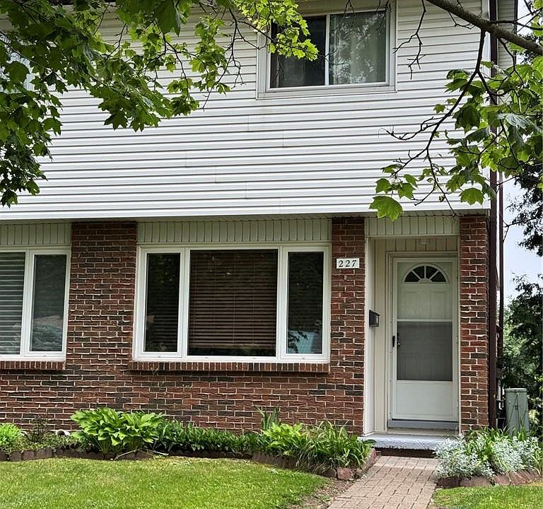 1st image of 227 Fergus Ave #33